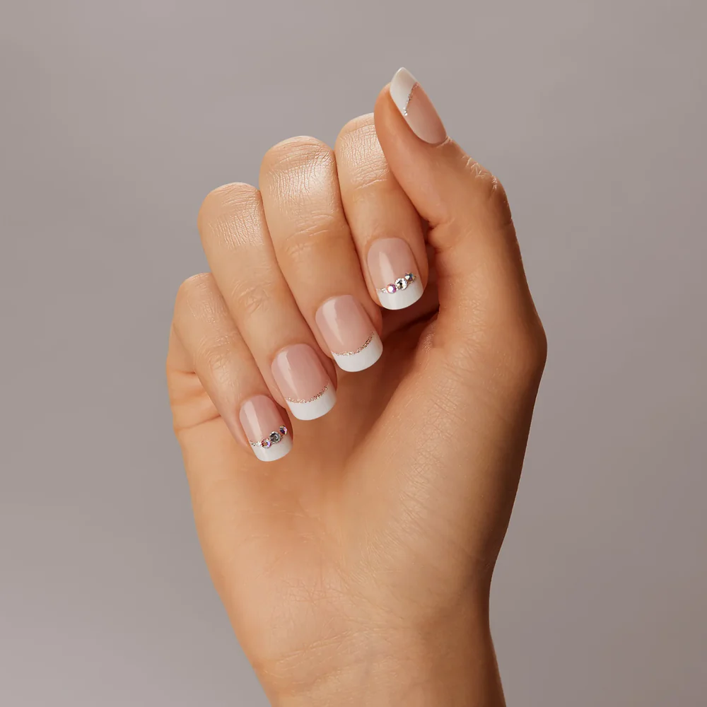 "Timeless Elegance: Exploring the Charm of Retro and Vintage Style Nails"